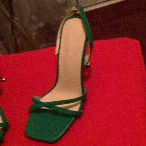 SIZE 38 Green Slingback 4 Inch, Narrow  Shiny Metal heel.